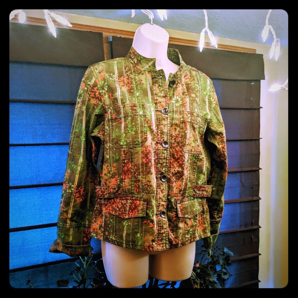 STO brand green floral jacket size medium